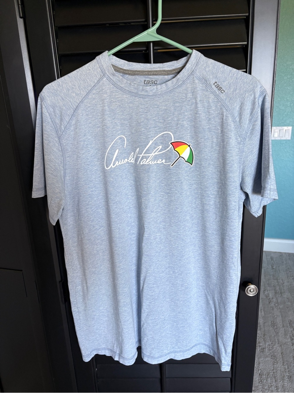 Tasc by Arnold Palmer Men’s Light Blue Performance Tee
